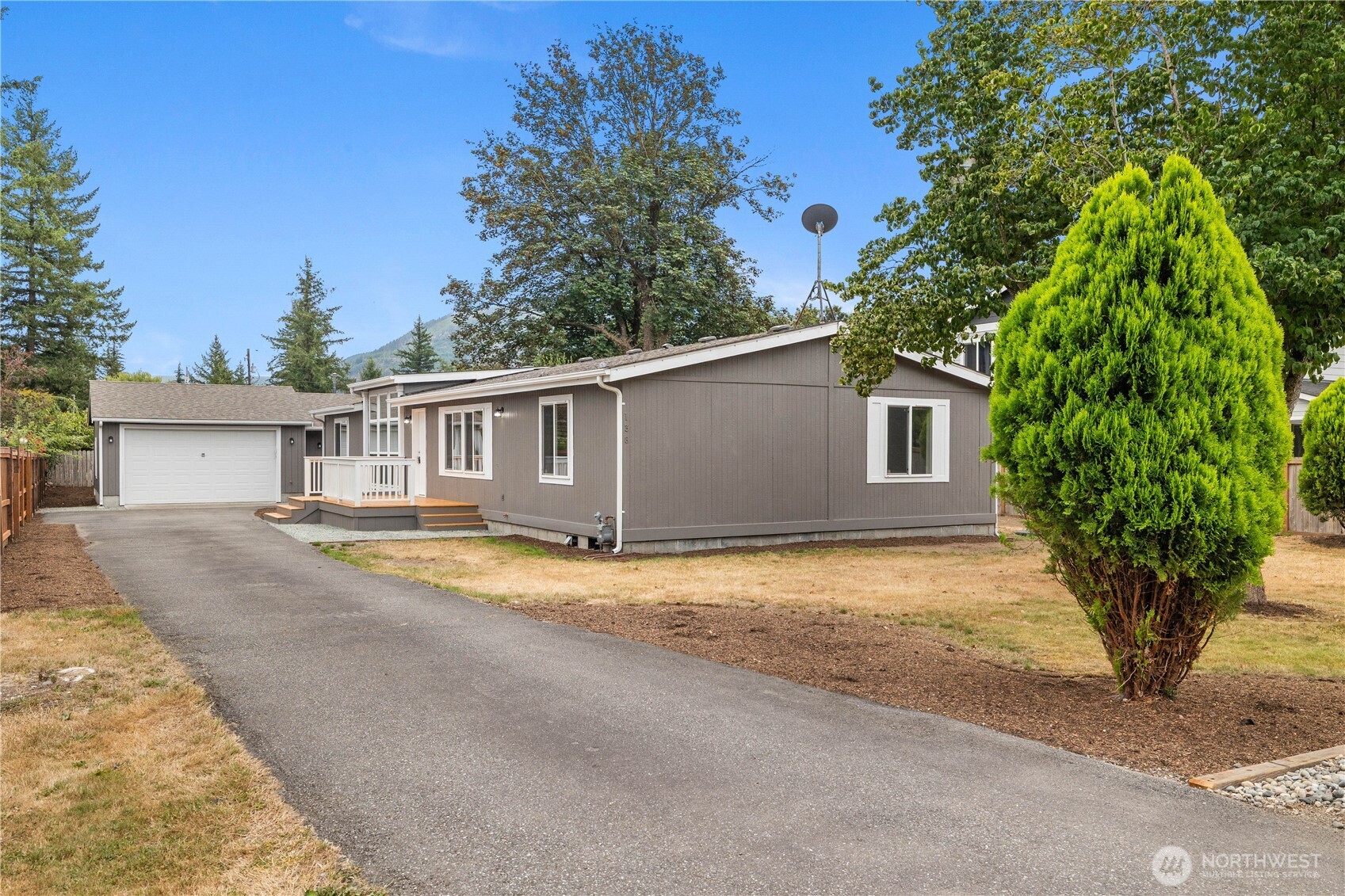138 2nd Street Property Photo 1