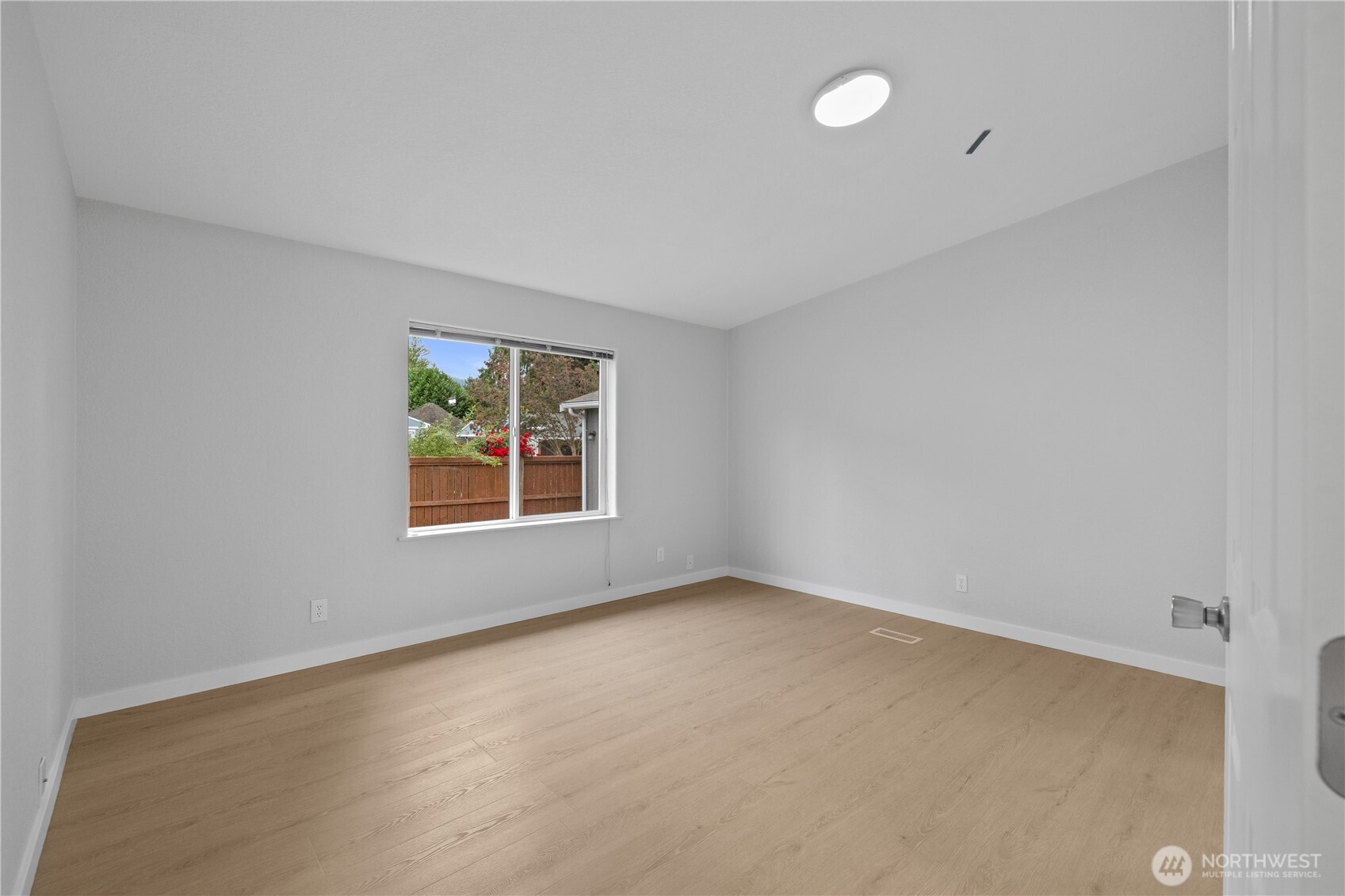 138 2nd Street Property Photo 7
