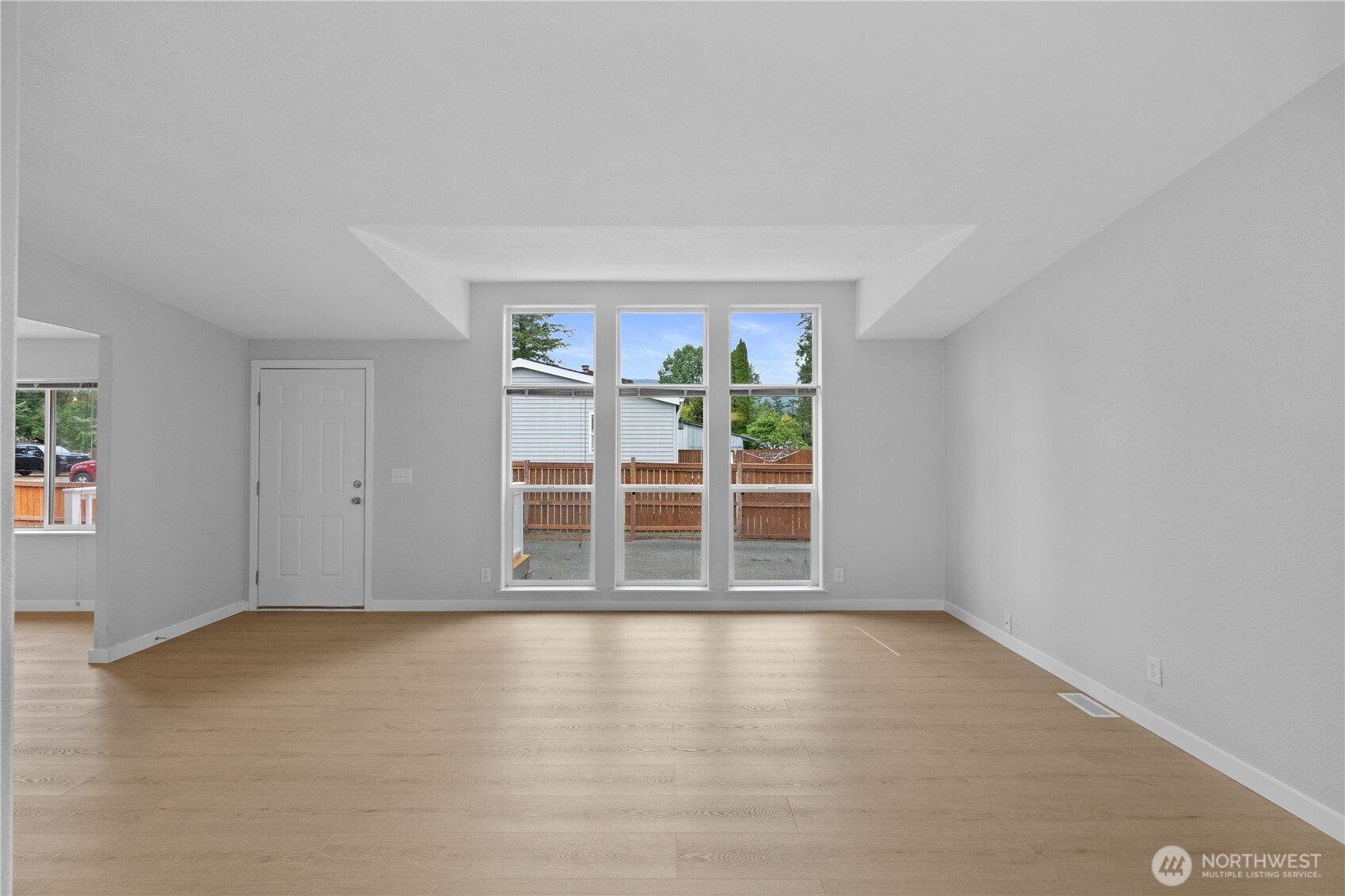 138 2nd Street Property Photo 11