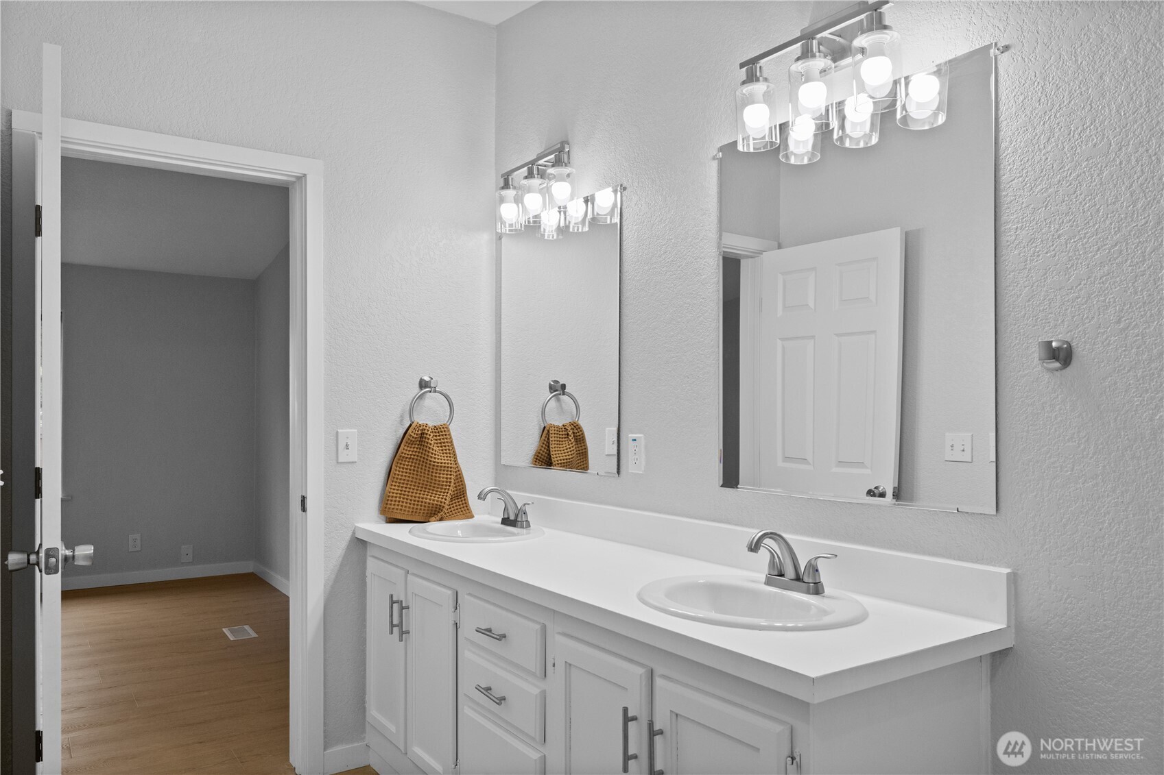 138 2nd Street Property Photo 16