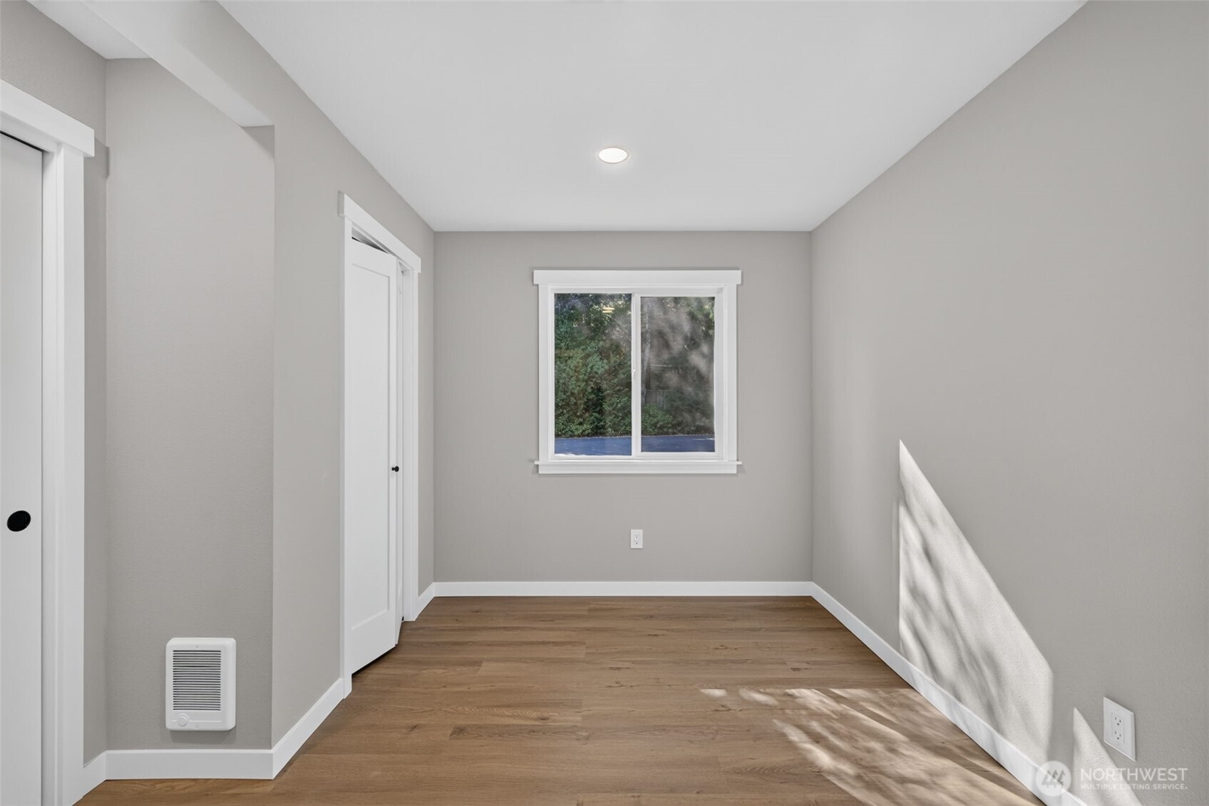 5408 240th Street Property Photo 16