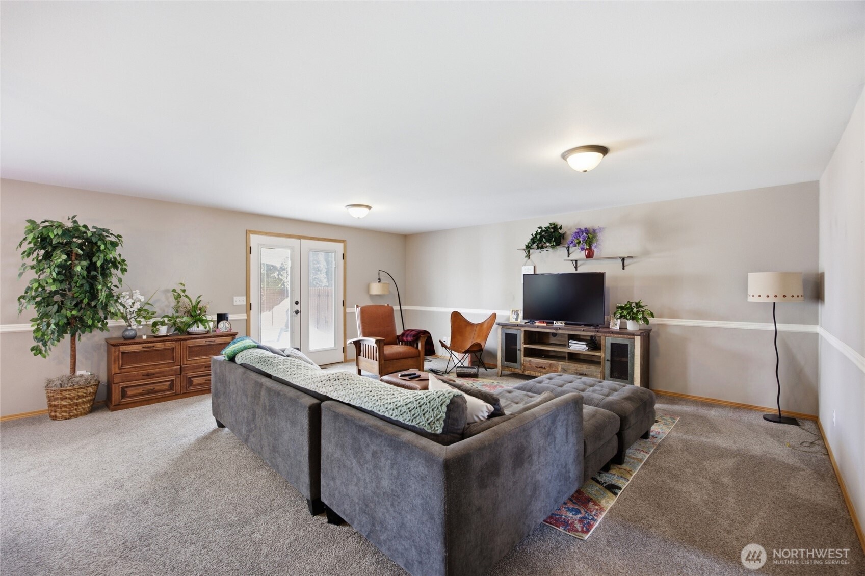 329 E Belair Drive Property Photo 8