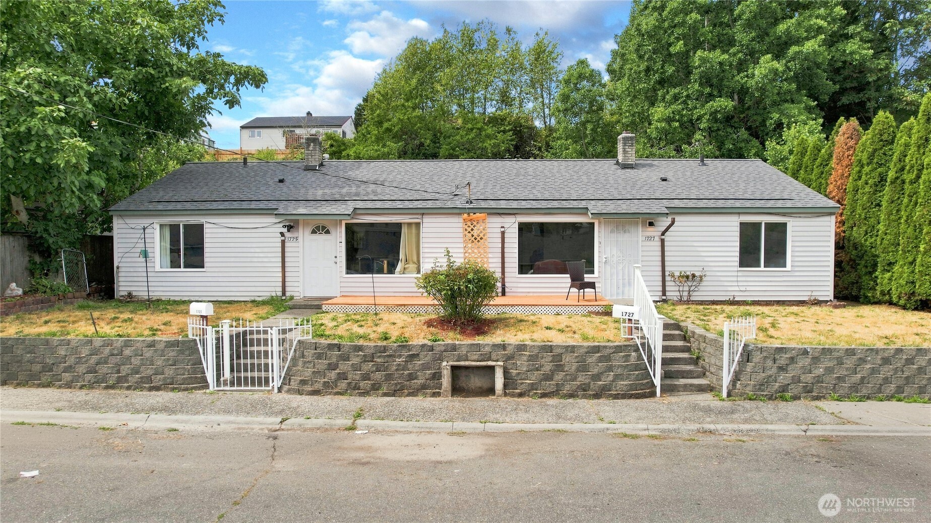 1725 1727 Bloomington Avenue Property Photo 1
