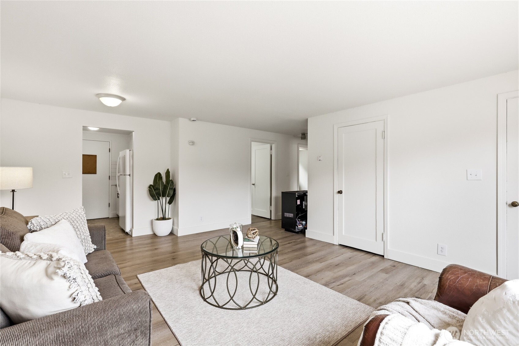1725 1727 Bloomington Avenue Property Photo 4