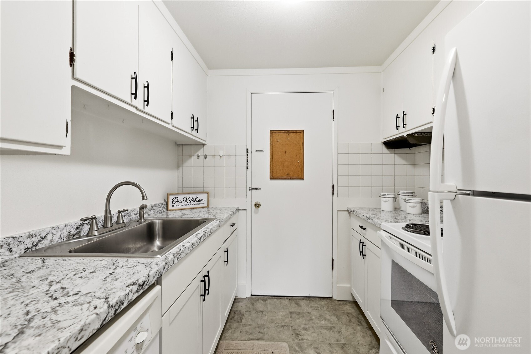 1725 1727 Bloomington Avenue Property Photo 6
