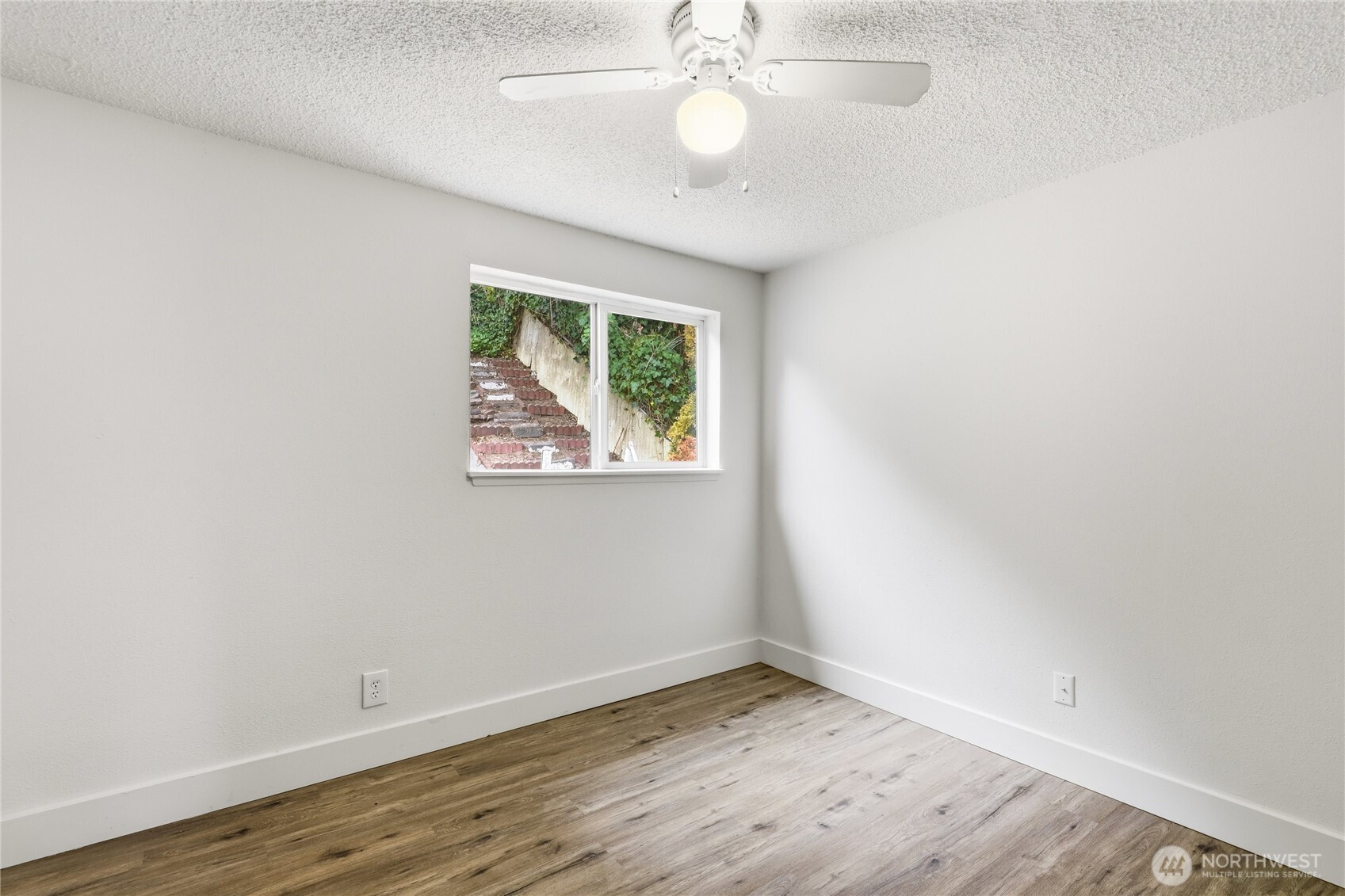 1725 1727 Bloomington Avenue Property Photo 10