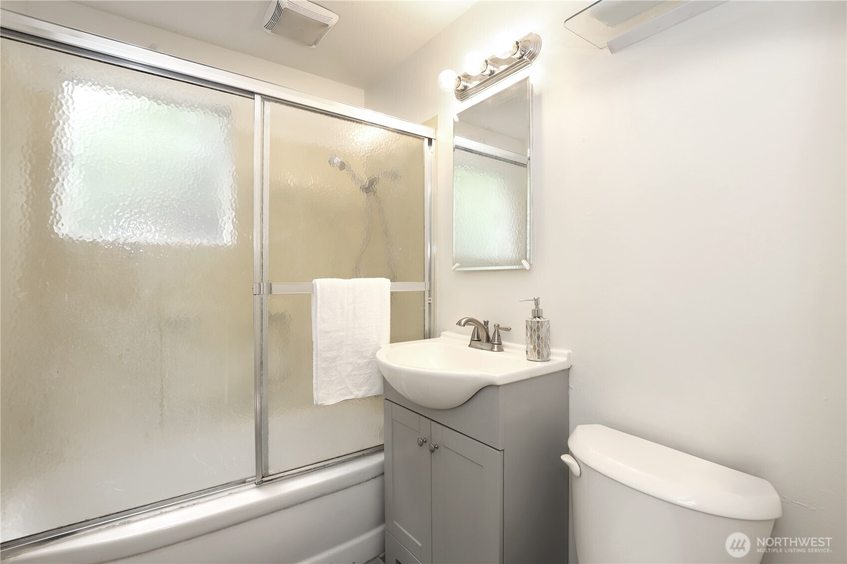 1725 1727 Bloomington Avenue Property Photo 11
