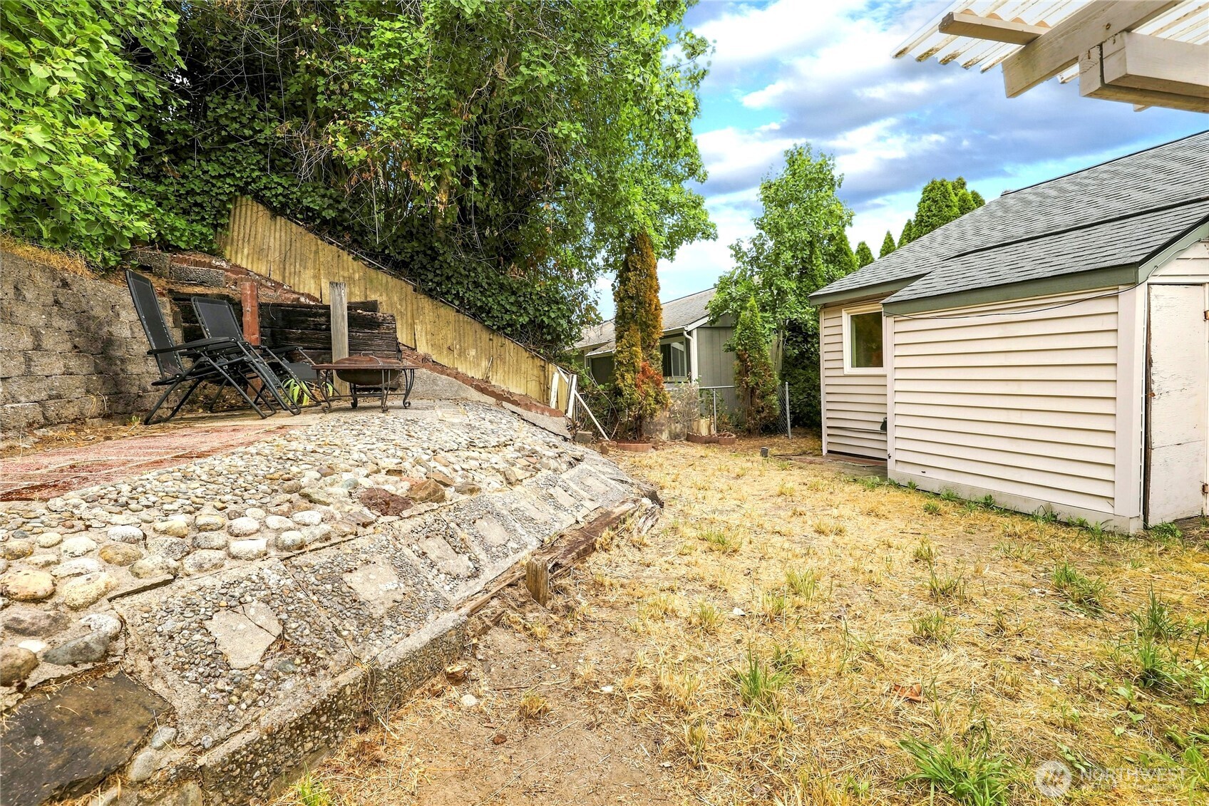 1725 1727 Bloomington Avenue Property Photo 15