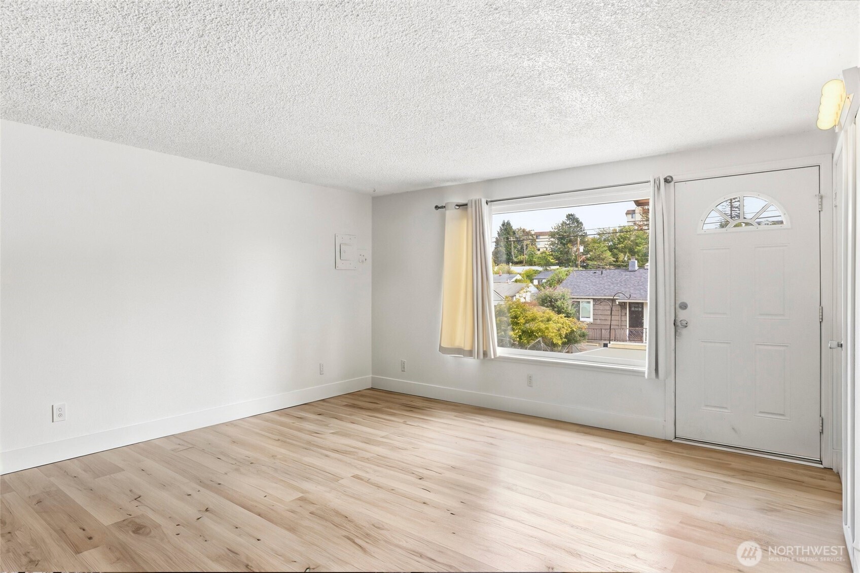 1725 1727 Bloomington Avenue Property Photo 19