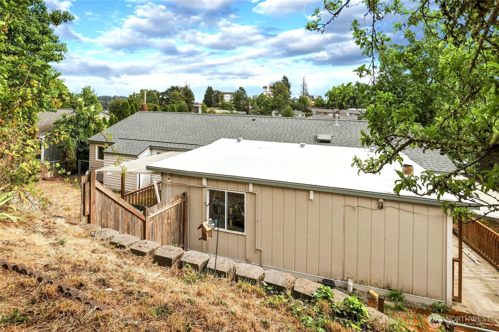 1725 1727 Bloomington Avenue Property Photo 31
