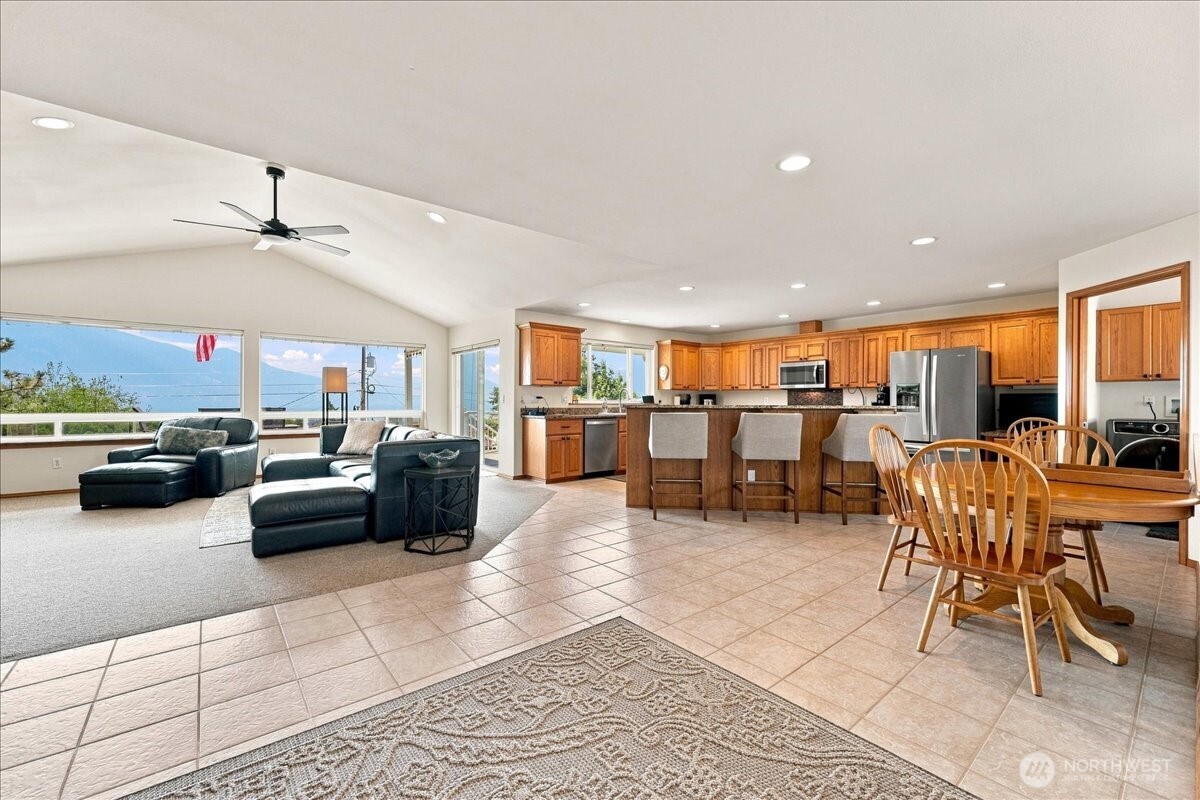 75 Coral Street Property Photo 10
