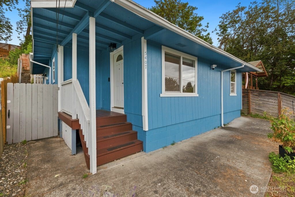 5407 31st Avenue Property Photo 1