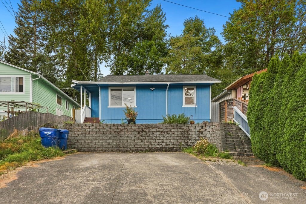 5407 31st Avenue Property Photo 2