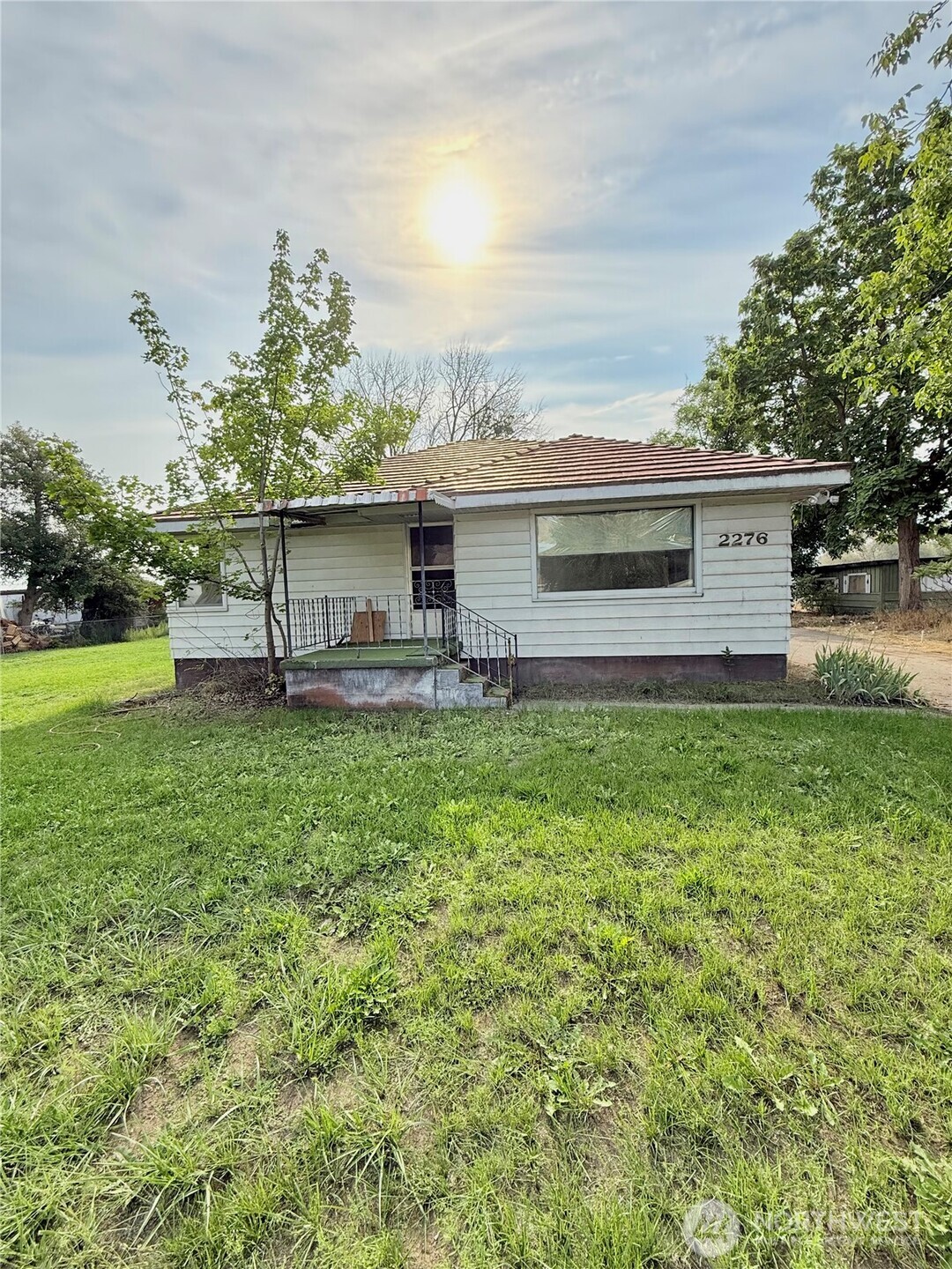 2276 Burton Avenue Property Photo 2