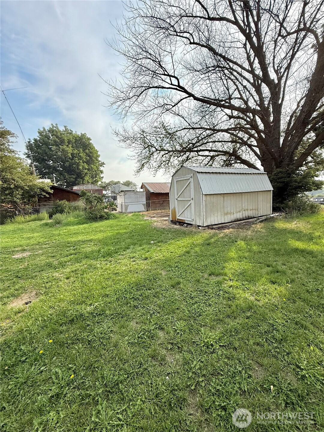 2276 Burton Avenue Property Photo 9