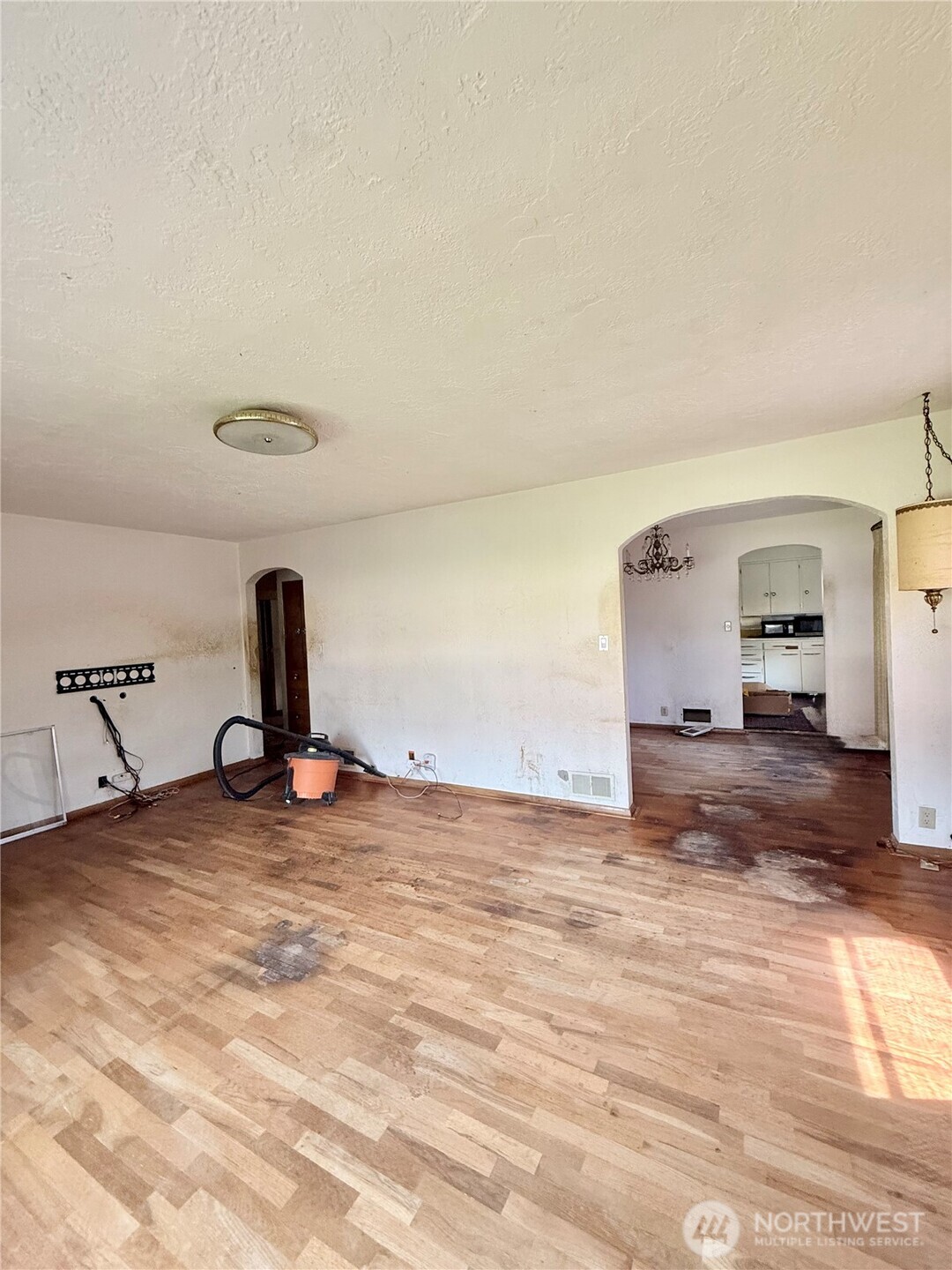 2276 Burton Avenue Property Photo 12