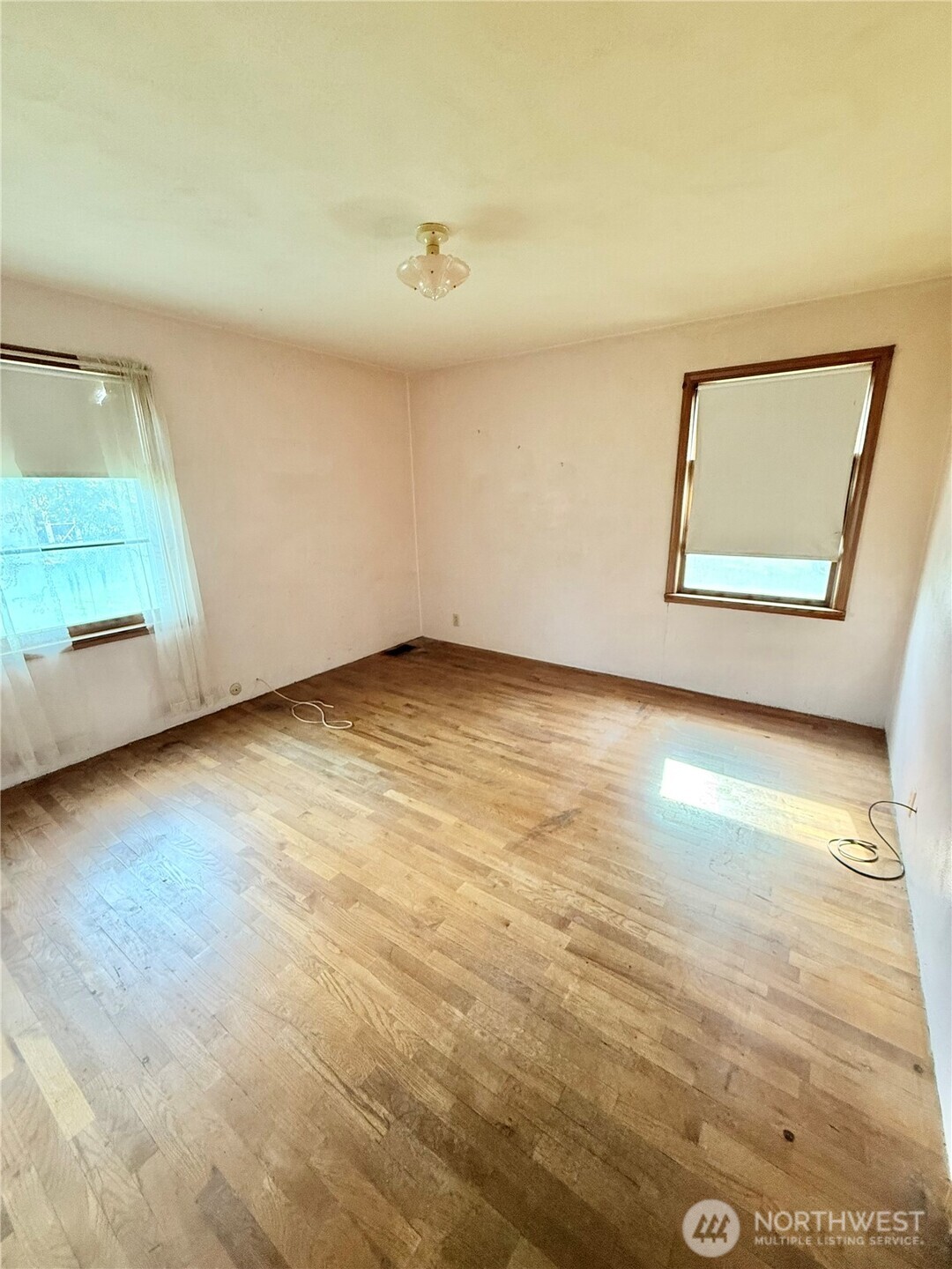 2276 Burton Avenue Property Photo 16
