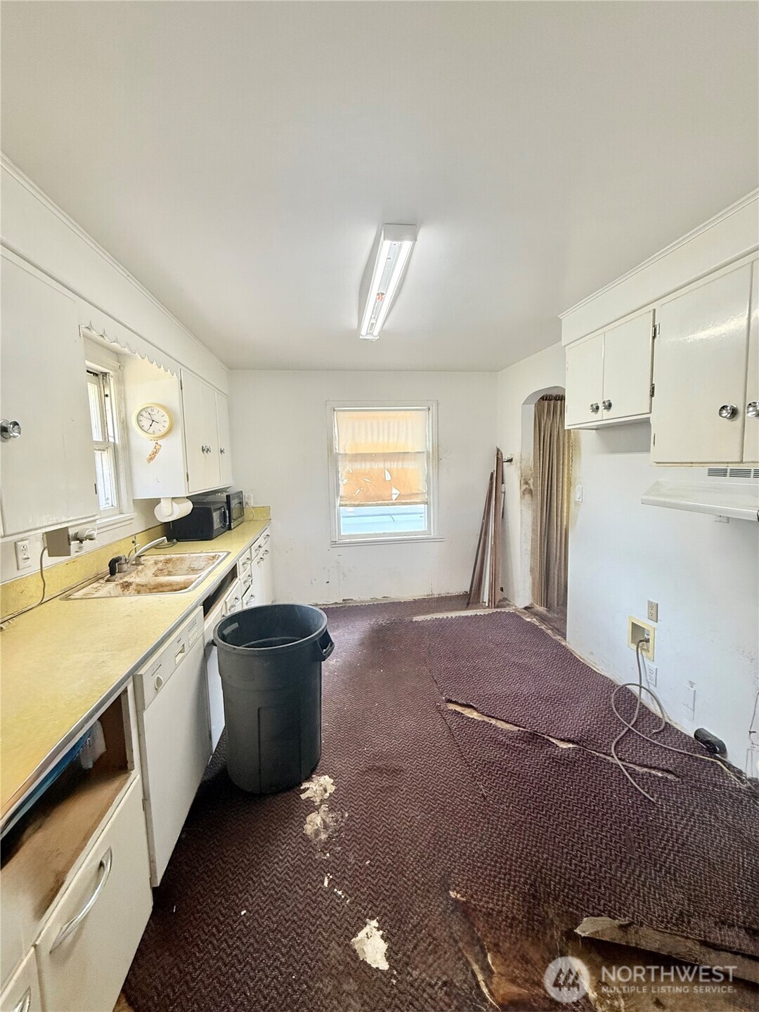 2276 Burton Avenue Property Photo 20