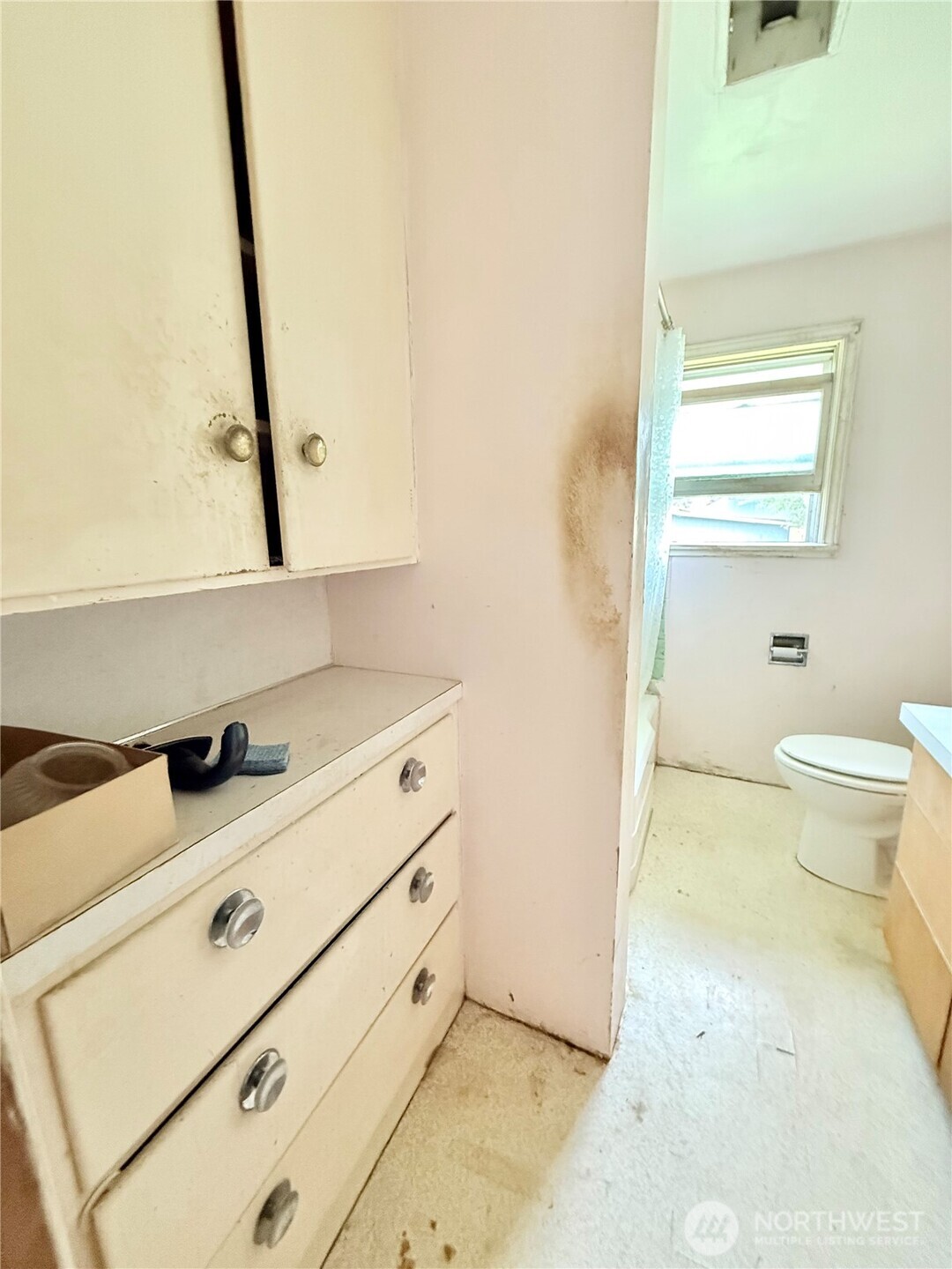 2276 Burton Avenue Property Photo 21