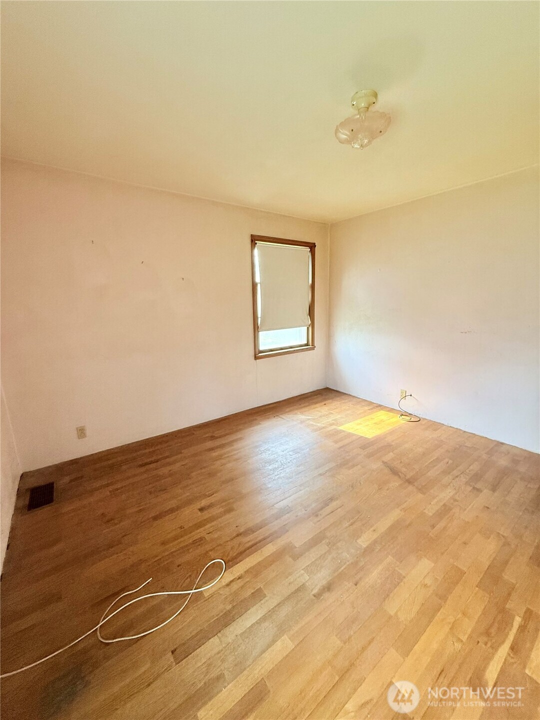 2276 Burton Avenue Property Photo 24
