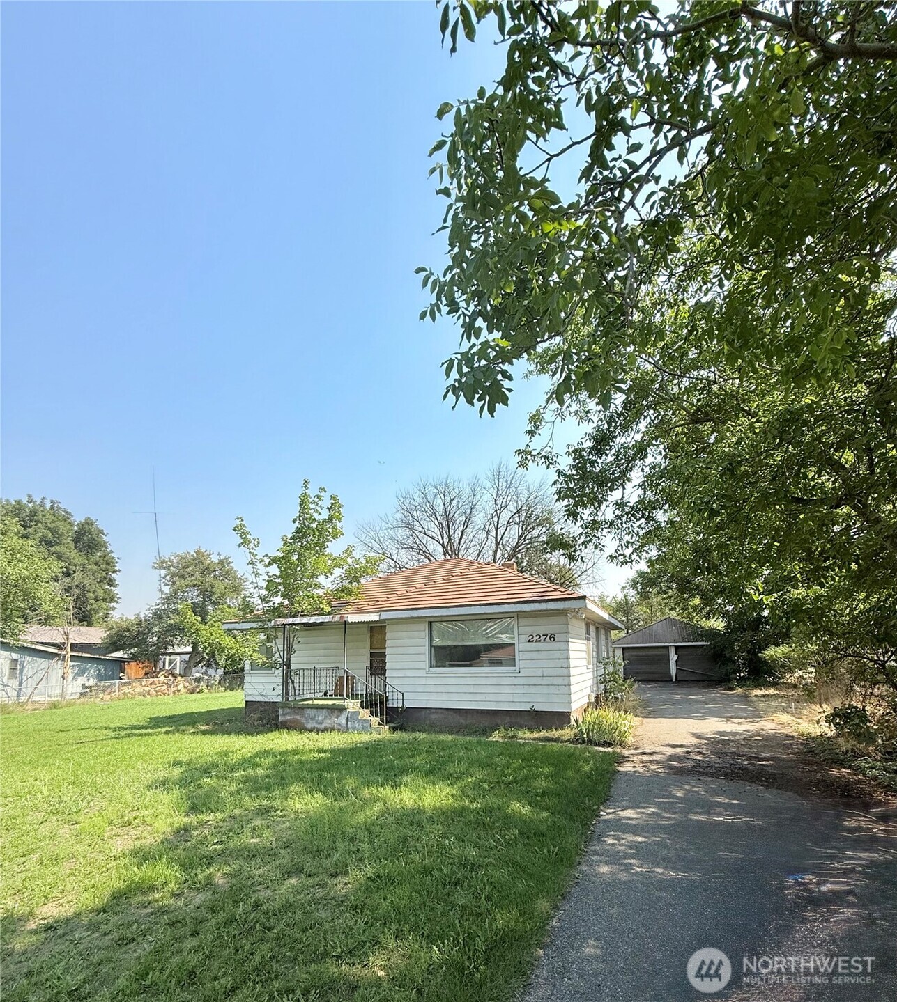 2276 Burton Avenue Property Photo 31