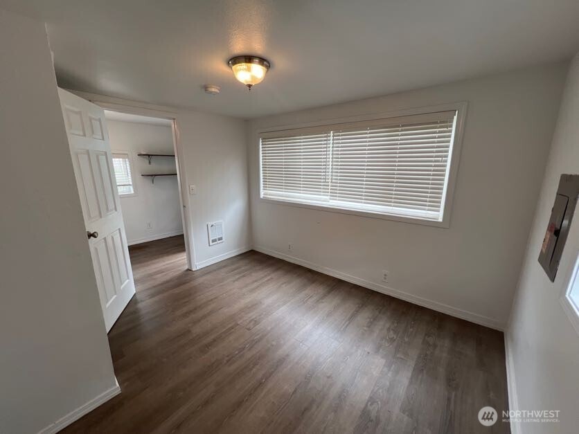 913 Charlotte Avenue Property Photo 6