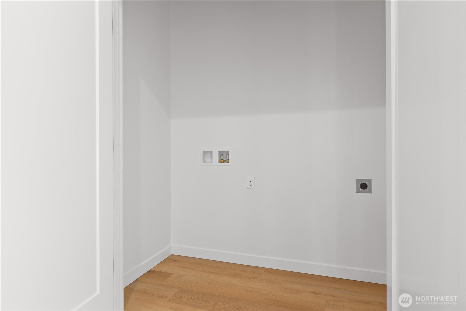 11341 B 23rd Avenue Property Photo 18