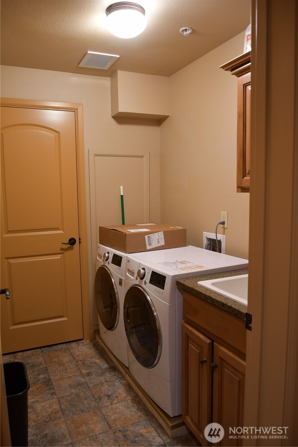 113 E Raymond Street 1b Property Photo 7