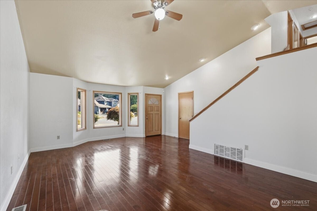 14016 Se 156th Court Property Photo 4