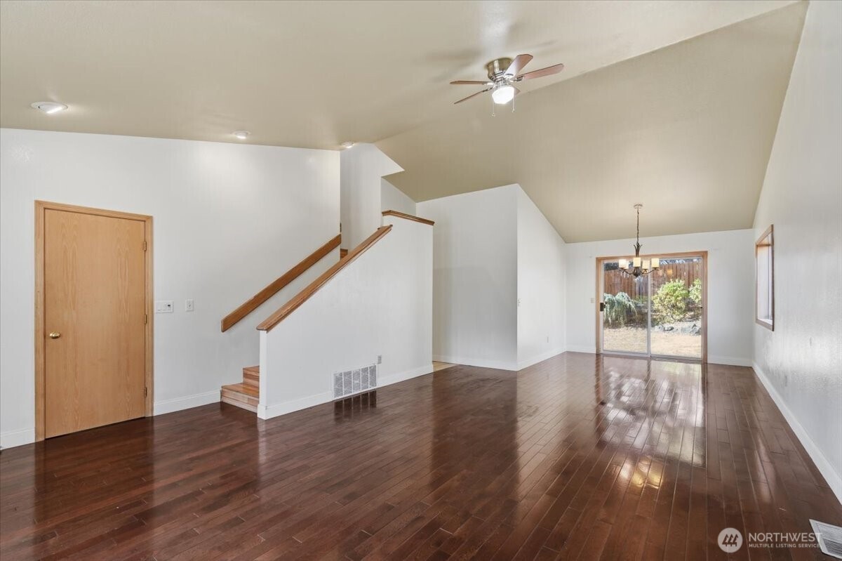 14016 Se 156th Court Property Photo 5
