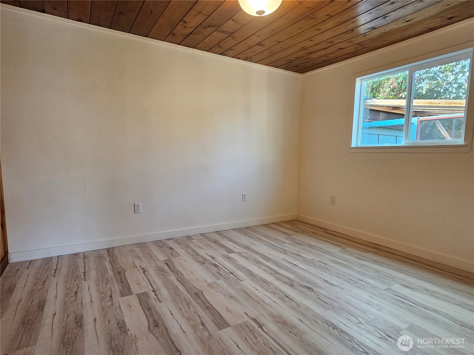 607 S H Street Property Photo 12
