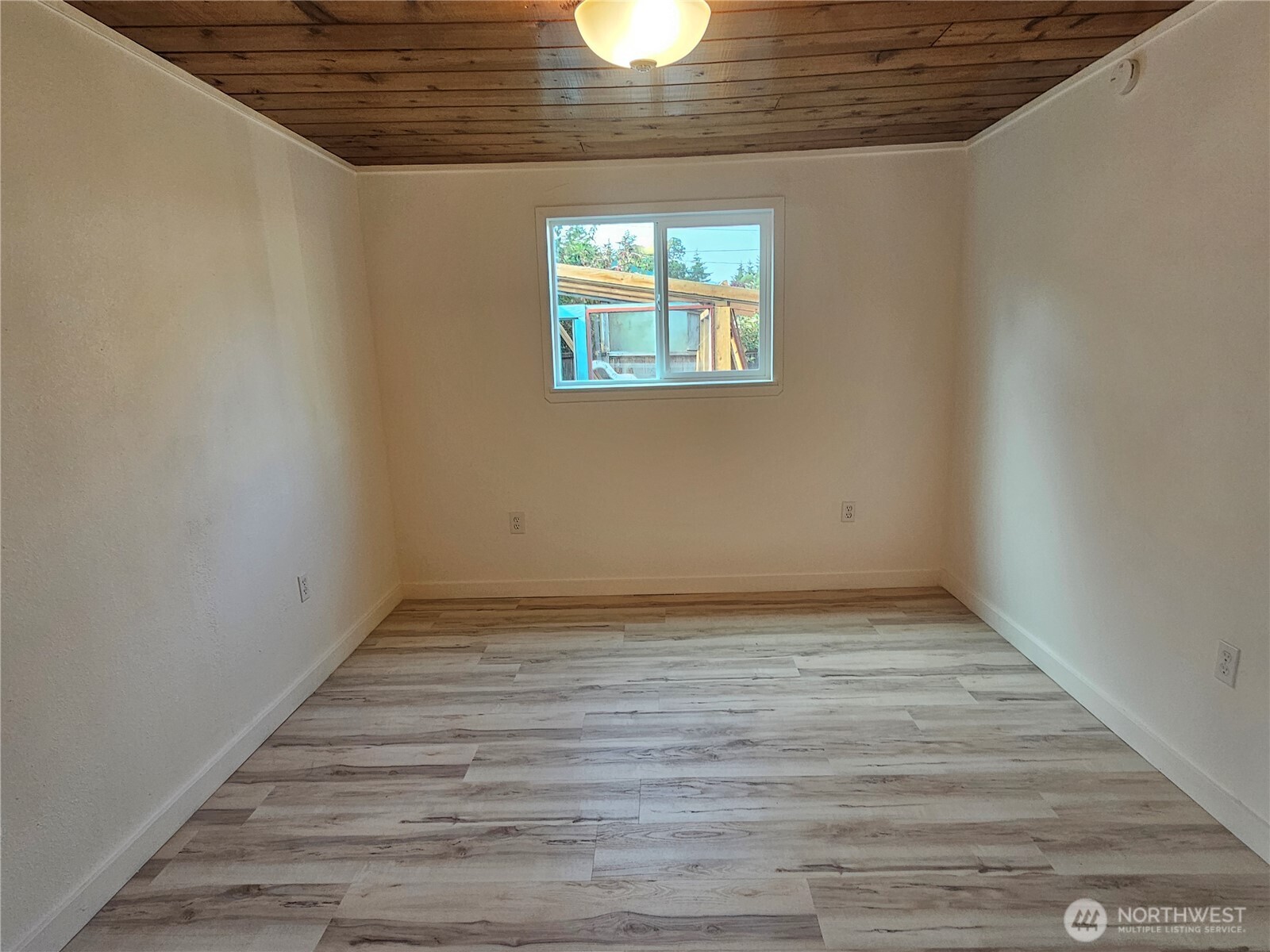 607 S H Street Property Photo 13