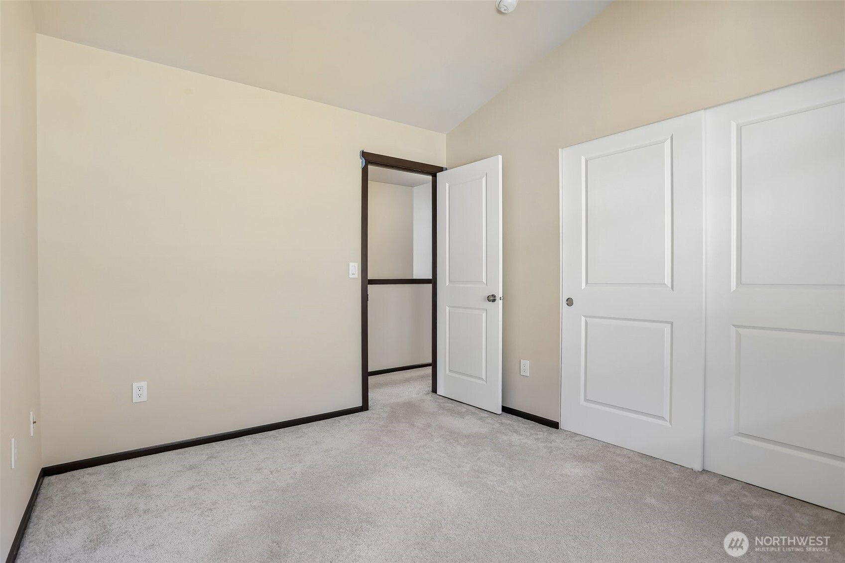 19627 1st Avenue Property Photo 16
