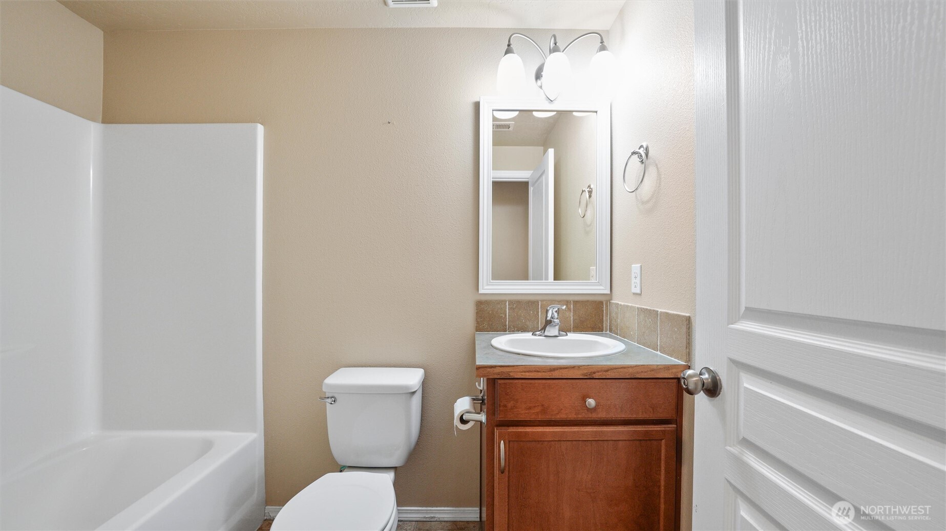 931 Highland Rd. Property Photo 12