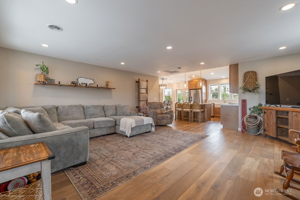 193 Schoolhouse Road Property Photo 20