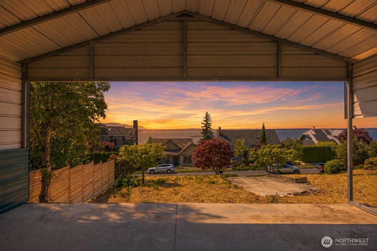 1027 15th Street Property Photo 3