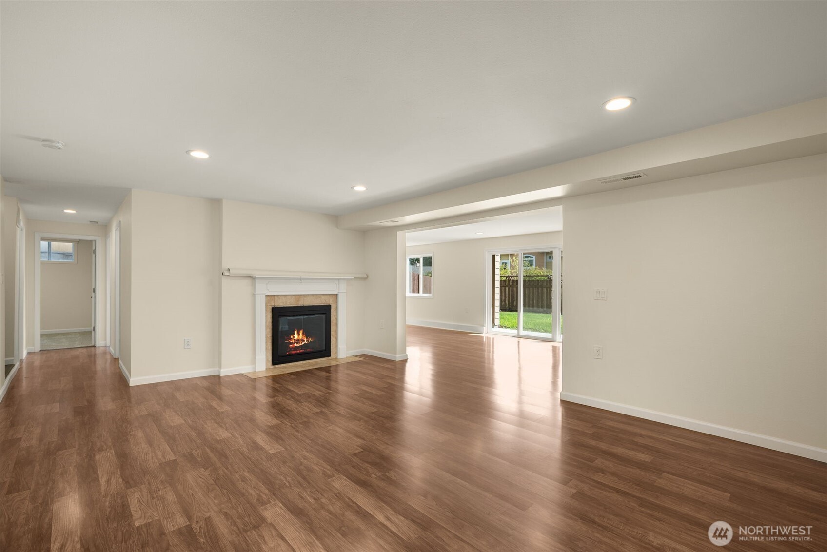 16204 Main Street Property Photo 4