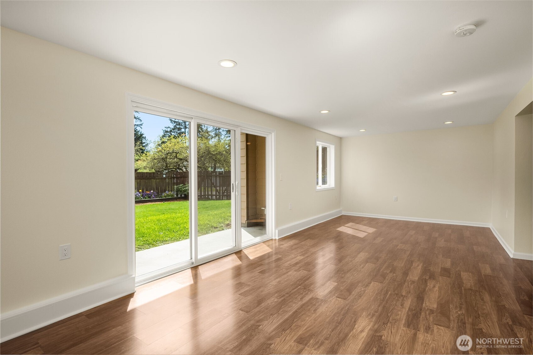 16204 Main Street Property Photo 5