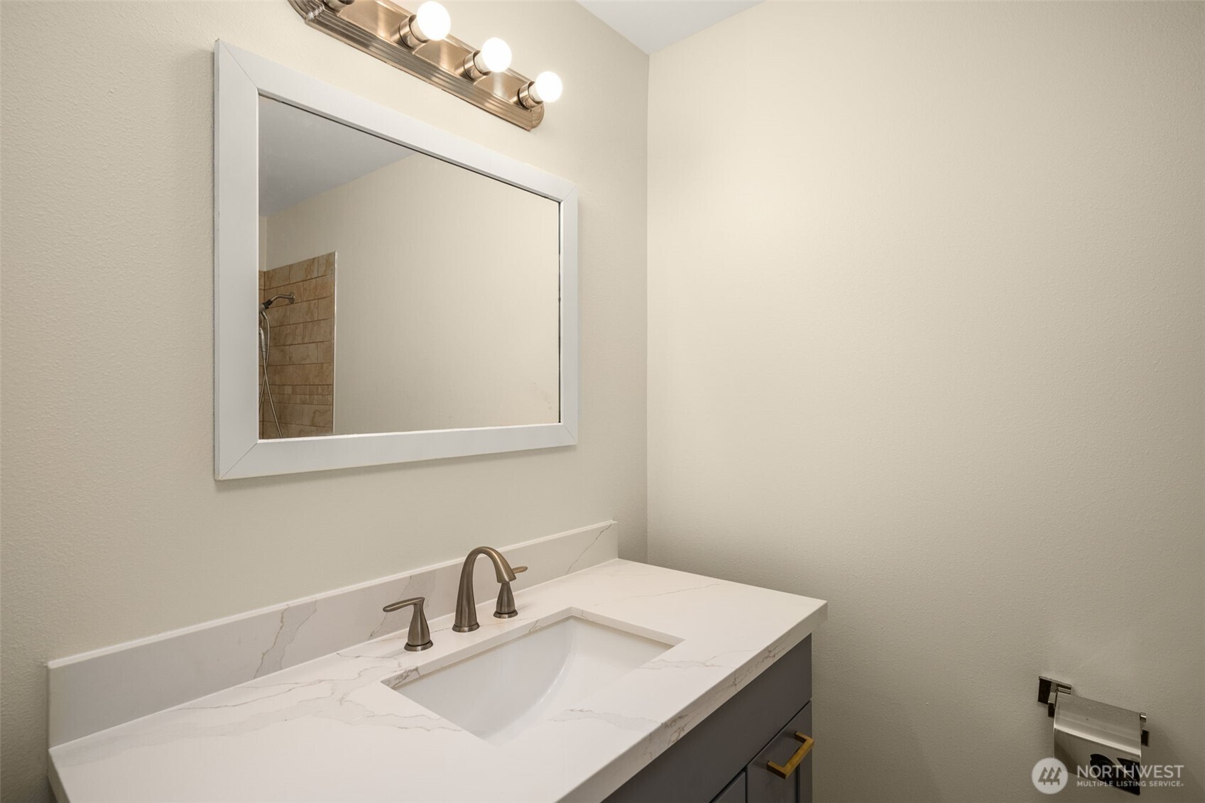 16204 Main Street Property Photo 11