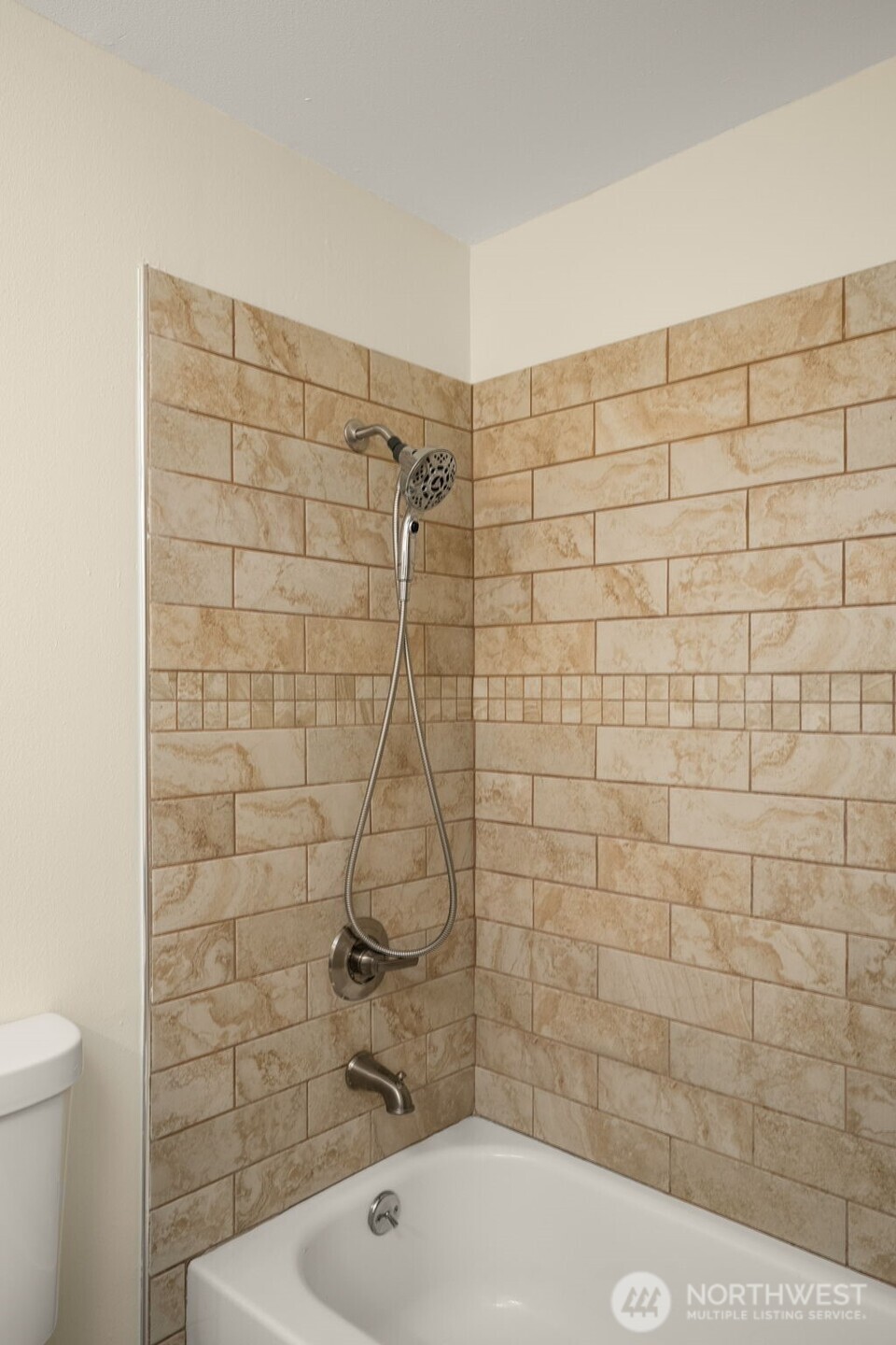 16204 Main Street Property Photo 12