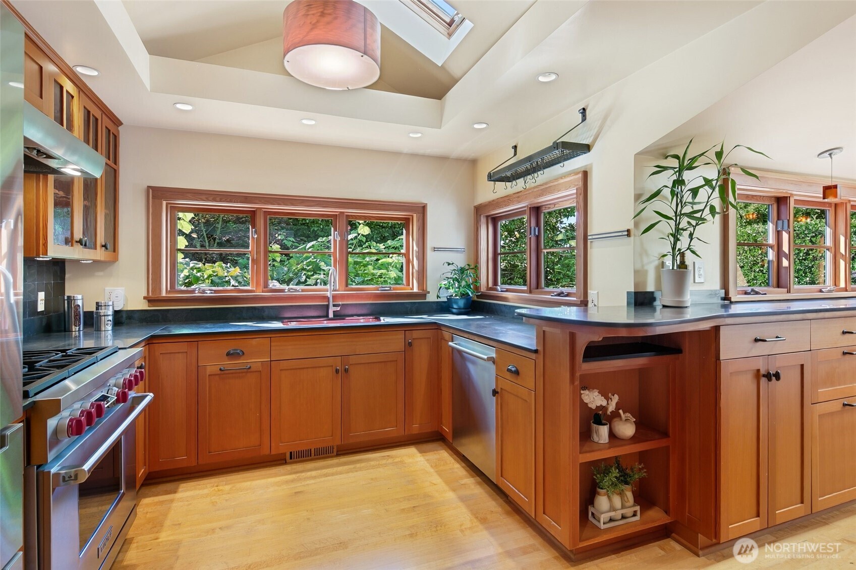 2217 Federal Avenue Property Photo 10