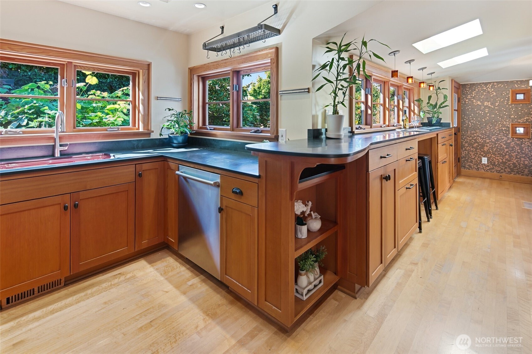 2217 Federal Avenue Property Photo 12