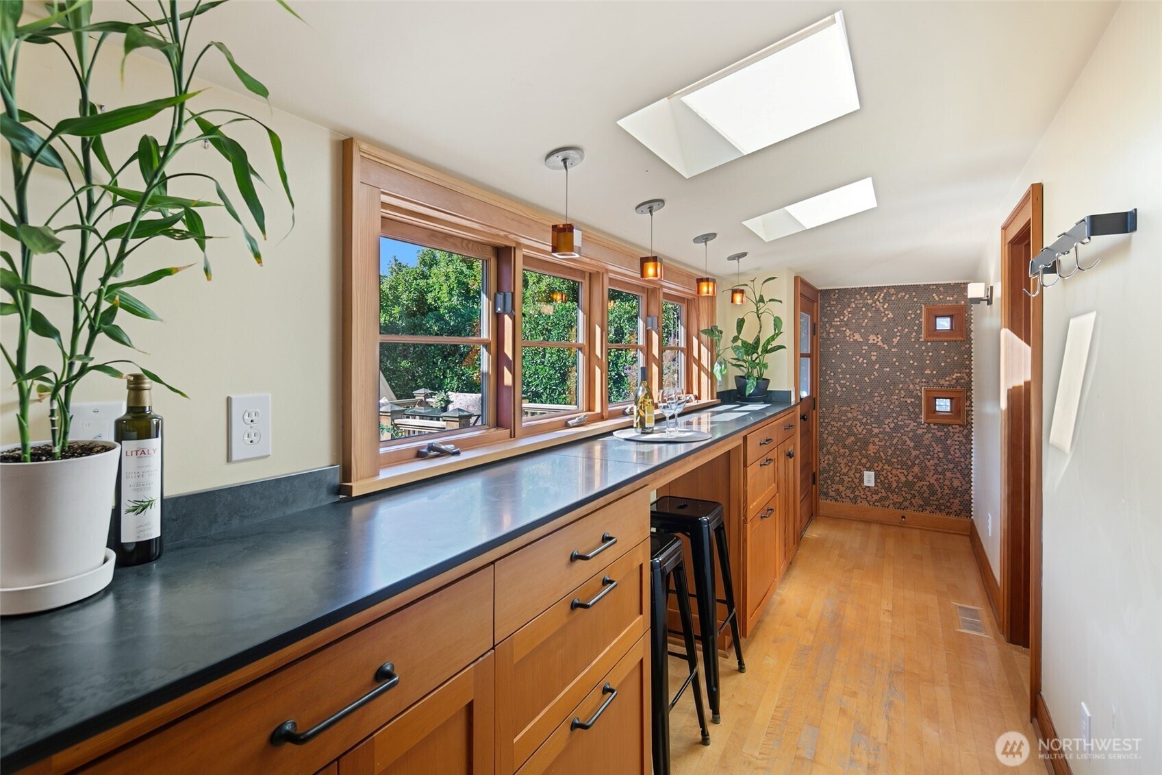 2217 Federal Avenue Property Photo 13