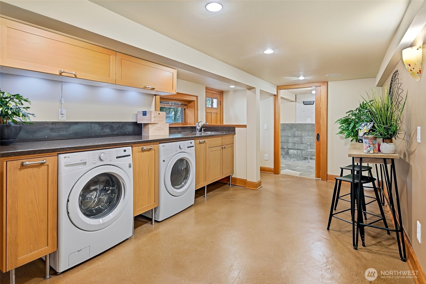 2217 Federal Avenue Property Photo 28