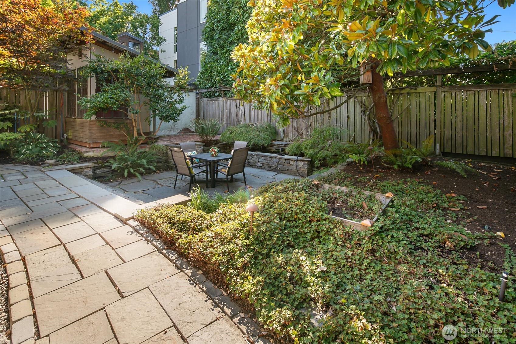 2217 Federal Avenue Property Photo 32