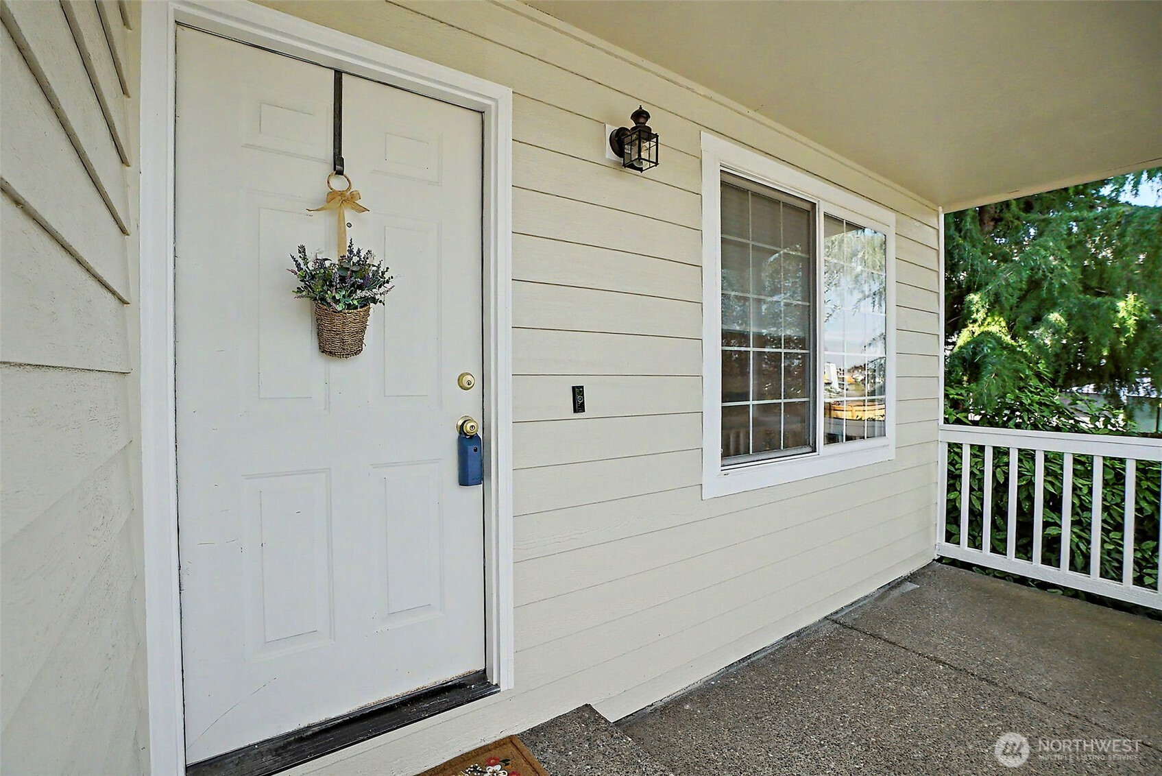 4718 39th Street Property Photo 4