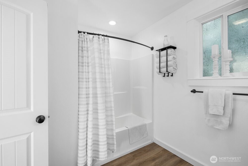 5680 Long Lake Road Property Photo 23
