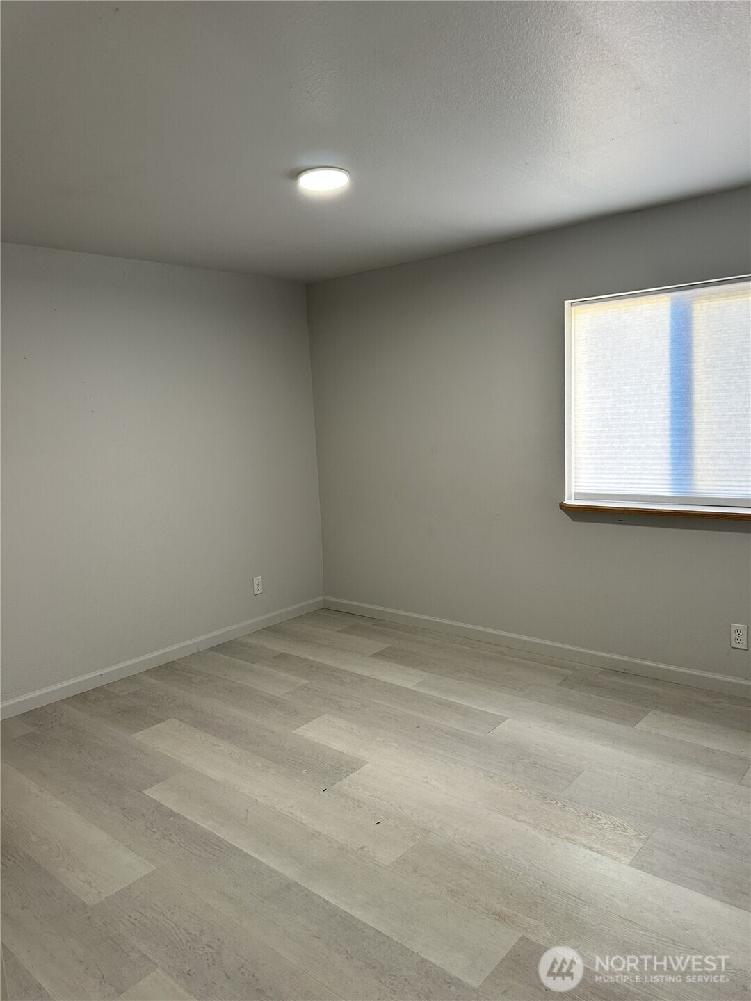 330 W 5th Street Property Photo 17