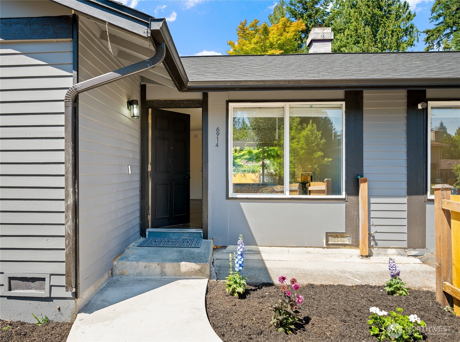 6914 21st Drive Property Photo 3