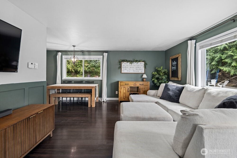 15811 32nd Drive Property Photo 6